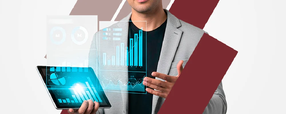 Profesional analizando financiamiento de proyectos culturales mediante herramientas digitales